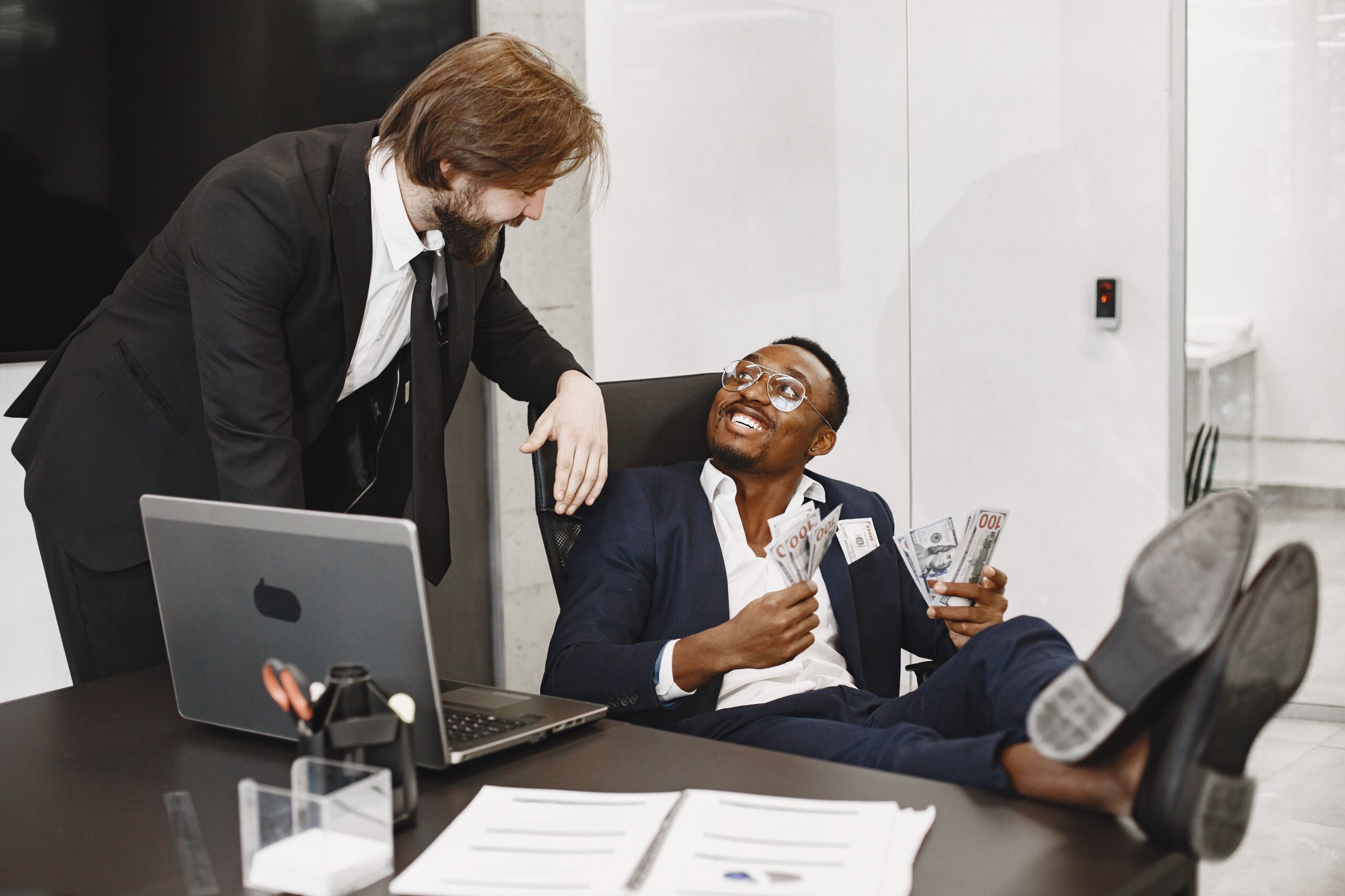 🇺🇸💰 ¡Bancos en Estados Unidos Están Contratando Personal! Revisa los requisitos, beneficios y cómo enviar tu solicitud